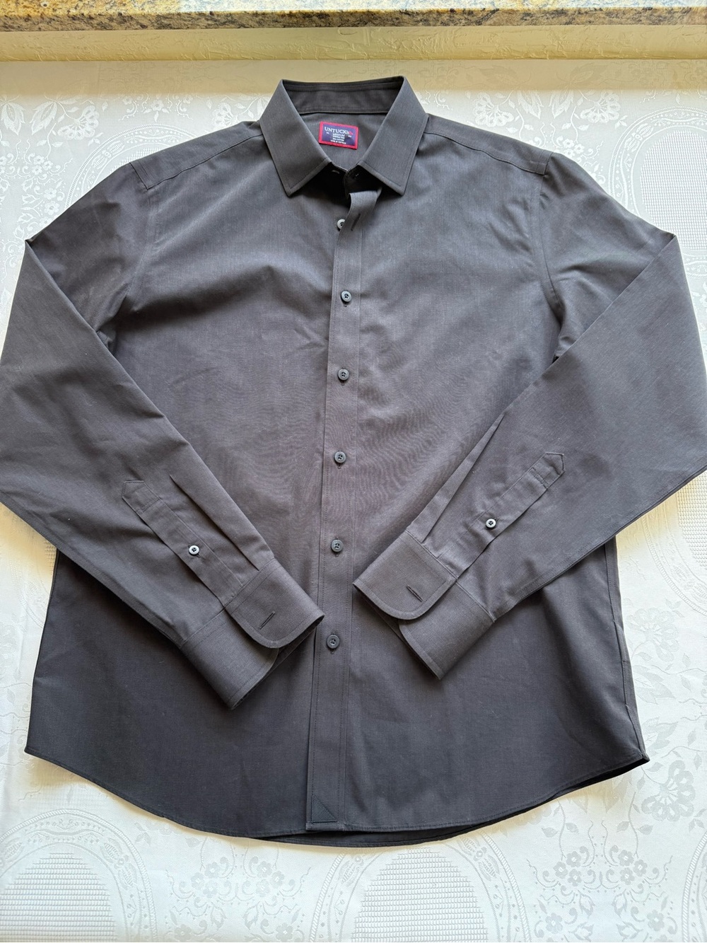 UNTUCKit Men's Size M Black Dress Shirt Long-Sleeve Collared Regular-Fit Top